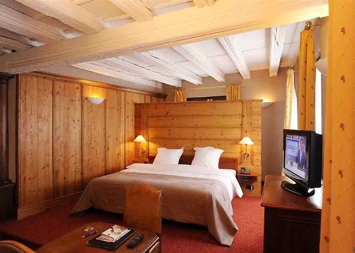 Hotel De L'europe By Happyculture 4*