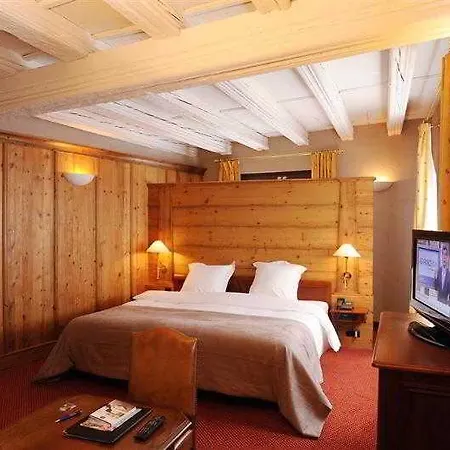 Hotel De L'europe By Happyculture 4*